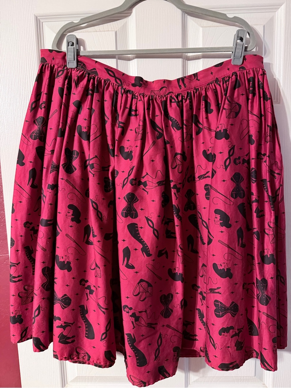 Deadly Dames Fetish Skirt - Picture 2 of 6